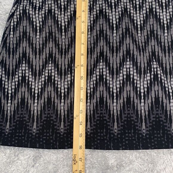 Athleta Mini Skirt Women's Size Small Chevron A-line Golf Black Gray Fleece Line - Picture 5 of 8